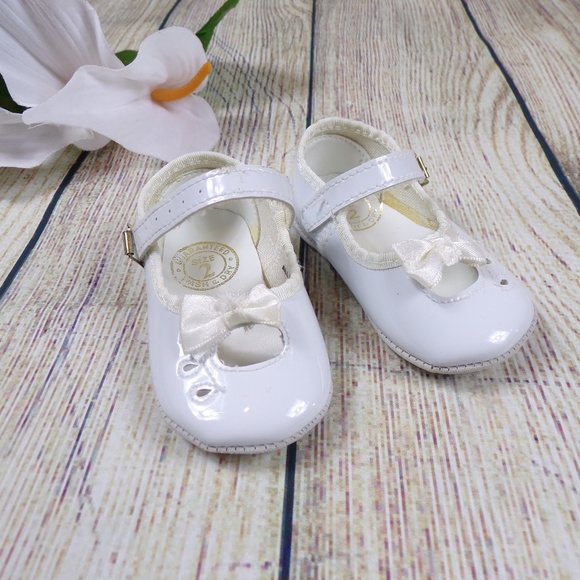 VTG 1998 White Patent Leather Mary Jane Sh… - Picture 1 of 4